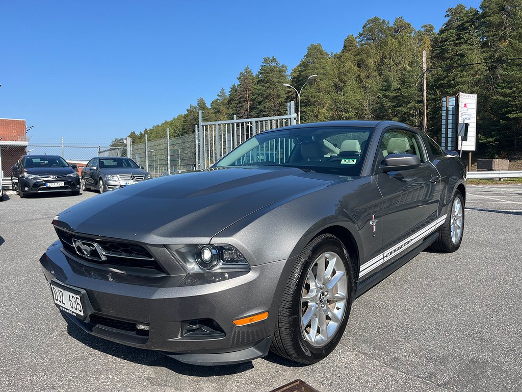 Ford Mustang V6 309hk 5500 mil Samma ägare sedan 2012 Nyservad 