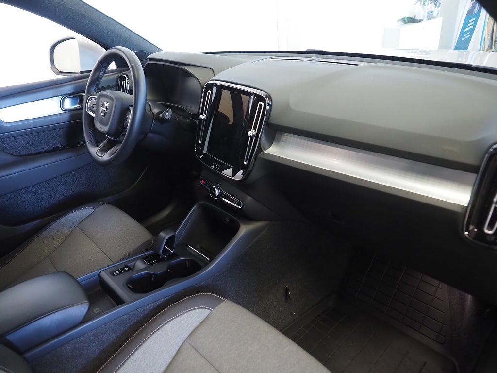 Volvo XC40 Recharge T4 211hk DCT Inscription Exp | Kamera | 2022