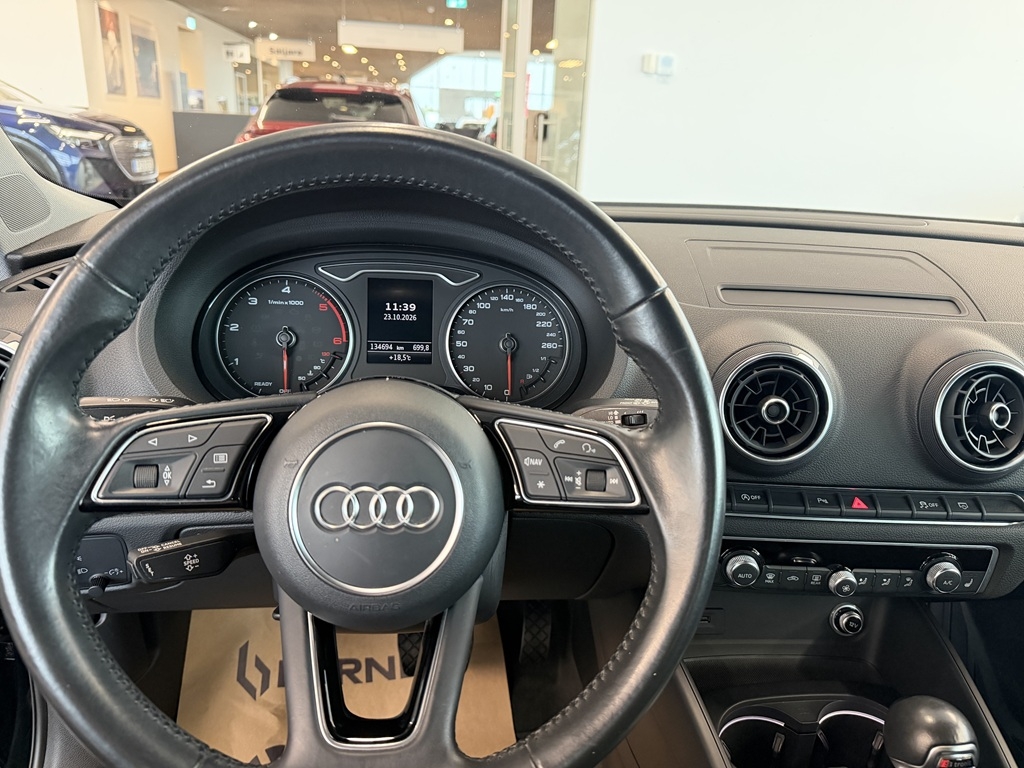 Audi A3 1.6 TDI 2018, bild 5/10