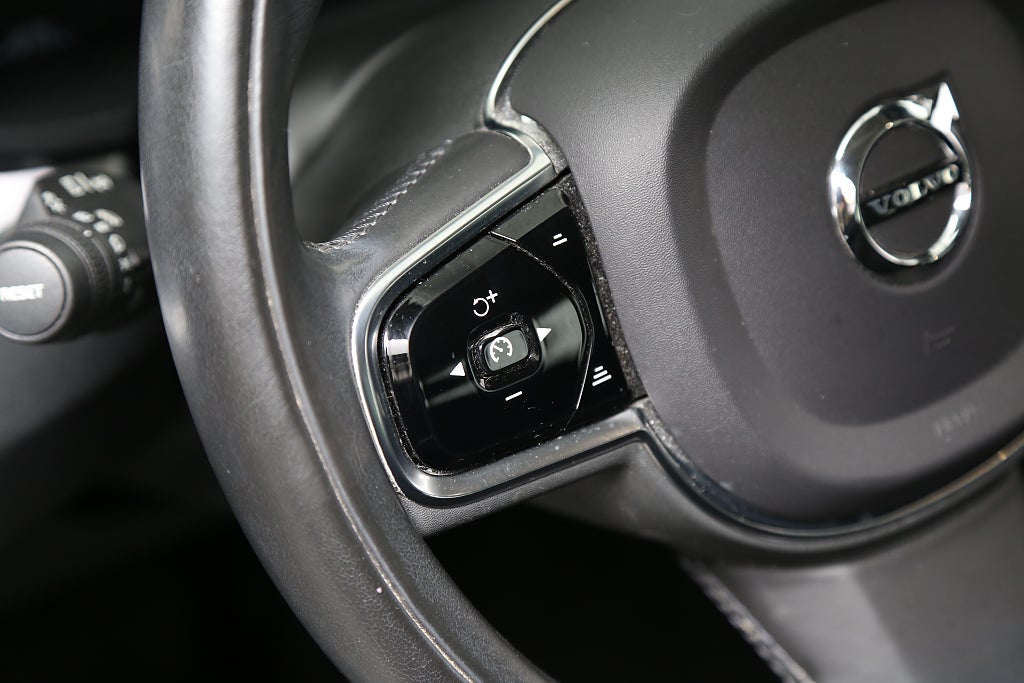 Volvo V60 Cross Country D4 190hk Edition AWD Aut BLIS Kamera VOC Dragk 2020