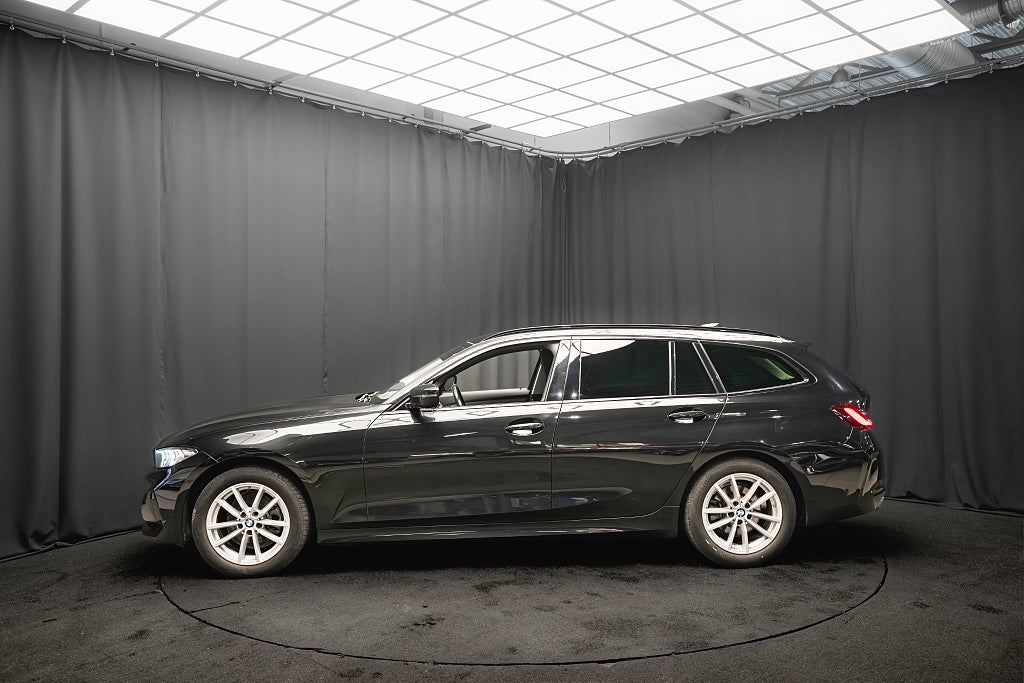 BMW 320D xDrive D-VÄRMARE DRAG KAMERA ADAPTIV-FART 1-ÄGARE MOMS