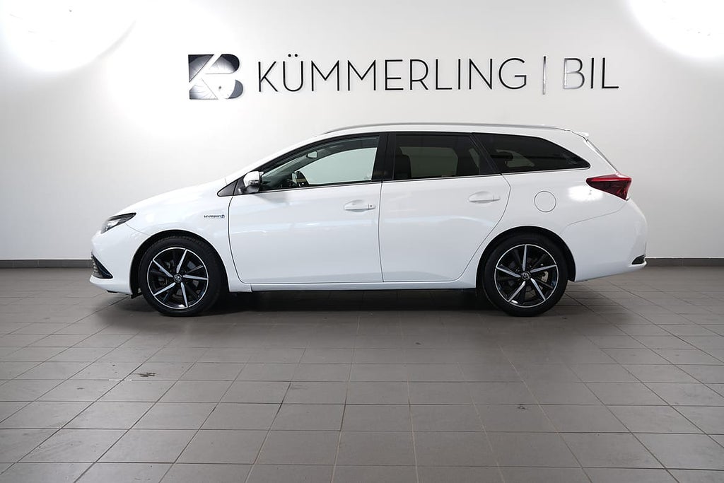 Toyota Auris Touring Sports Hybrid e-CVT 136hk Navi/Bkame...