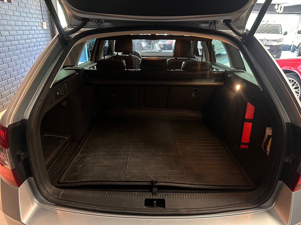 Skoda Octavia 2018 - miniatyr 6