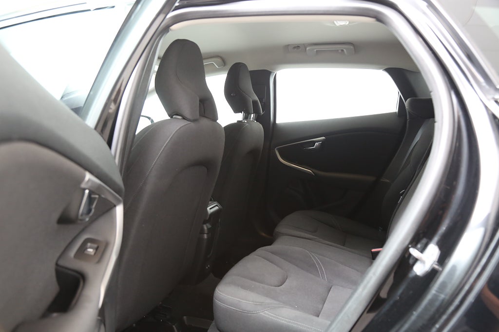 Volvo V40 T2 120hk Kinetic 1ägare Värmare 2014