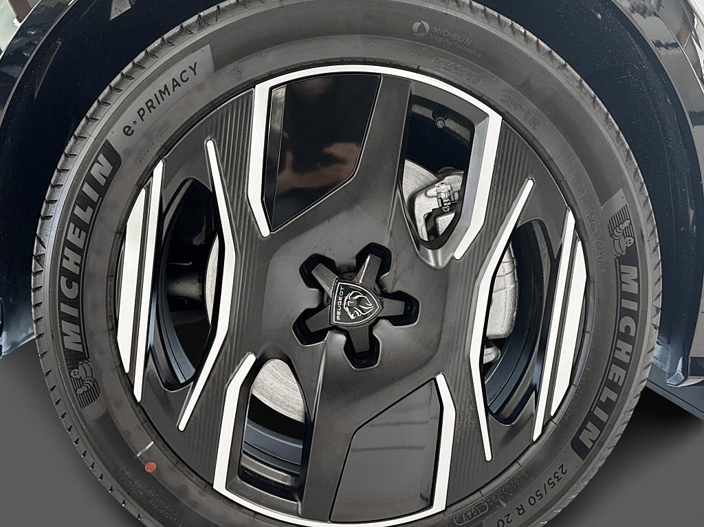 Peugeot e-3008 Long Range Ultimate Pano/Drag/Focal – bild 17