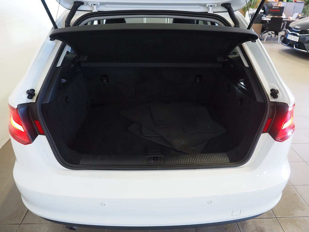 Audi A3 Sportback 1.6 TDI 110hk ultra | Bluetooth | PDC | 2015