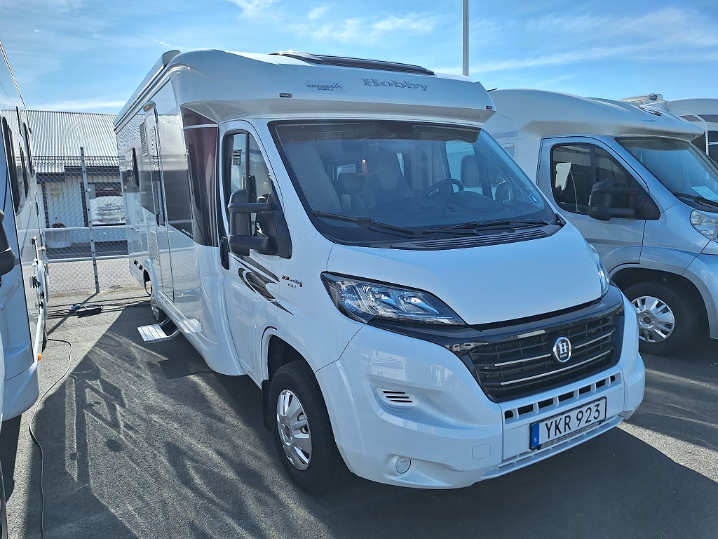 Hobby Optima Premium T 70 E Långbädd, Solcell