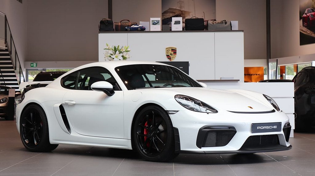 Porsche 718 Cayman GT4