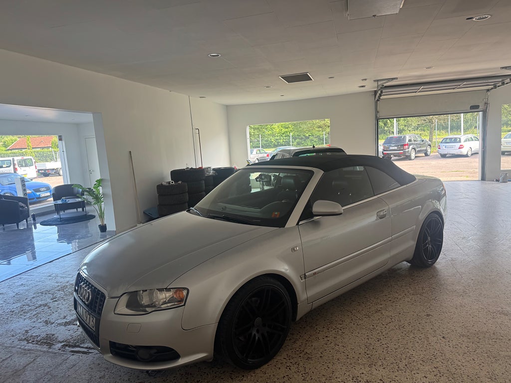 Audi A4 1.8t Cabriolet  S line ny besiktad 