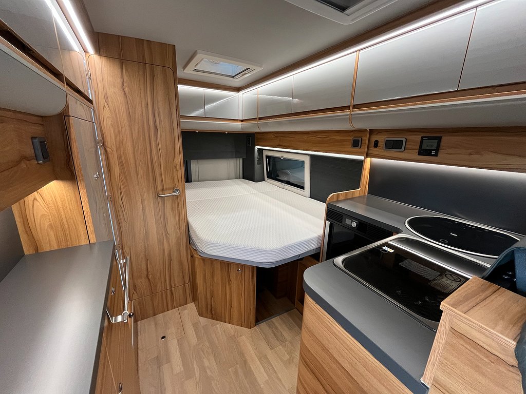 Affinity One 295 / Dragkrok / Litium / Solcell / Våningssäng - Affinity