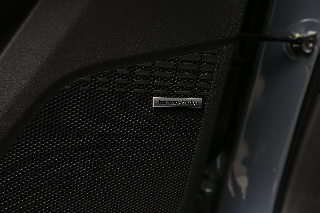 Subaru Solterra Touring + |  XT 74.7 kWh AWD