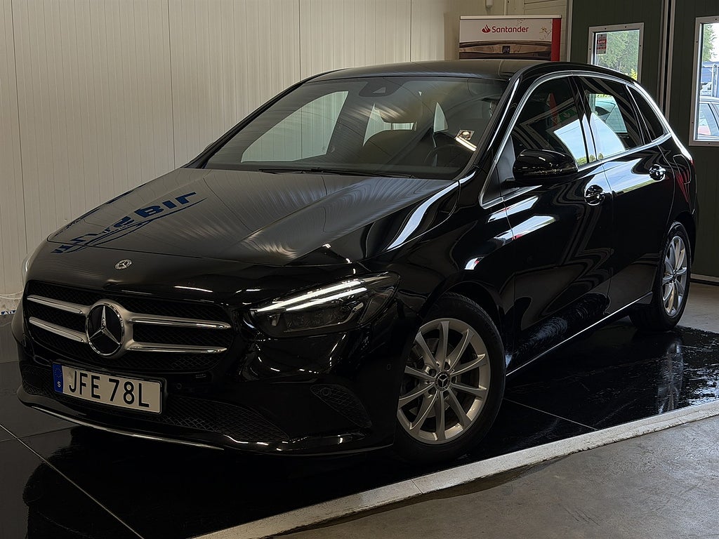 Mercedes-Benz B 200 7G-DCT 163hk B-kam V-däck ingår Navi