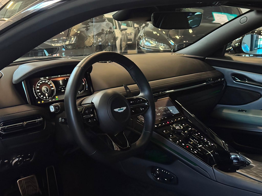 Aston Martin DB12 4.0 V8 / MOMS / 21" / Sportstolar+ / Aluminite Metallic