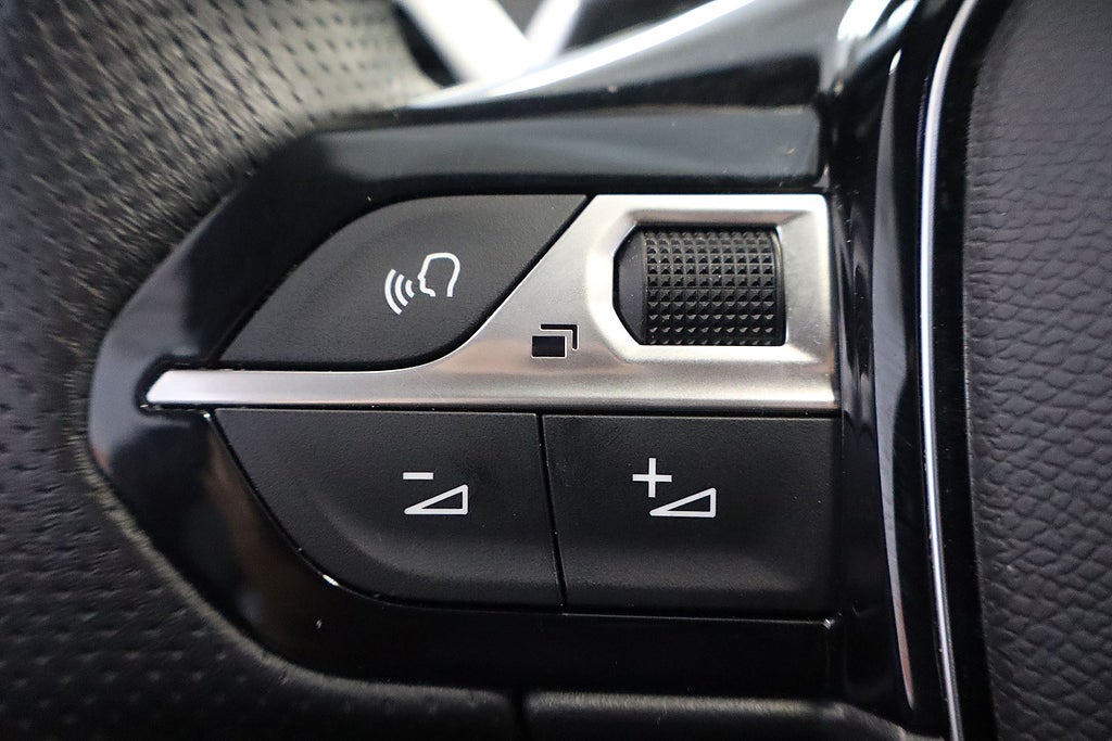 Bild på Peugeot 3008 GT 1.2 PT 130hk Aut - B-KAMERA, CARPLAY, NAV