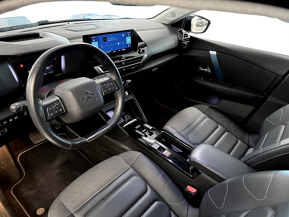Bild på Citroën e-C4 Shine 50kWh 136hk Aut B-KAMERA CARPLAY