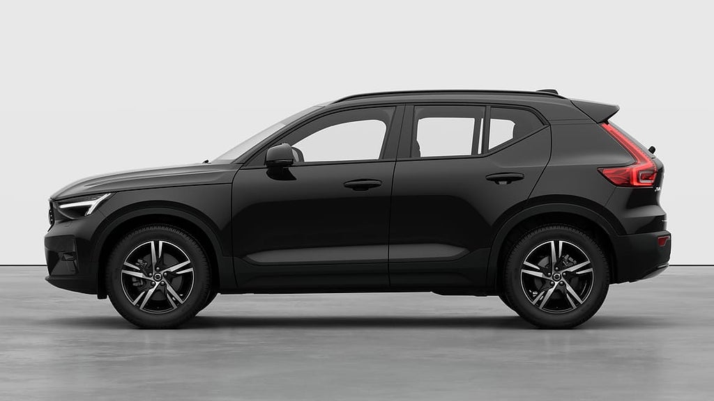 Volvo XC40 B3 FWD Bensin Plus Dark Redo För Omg Lev