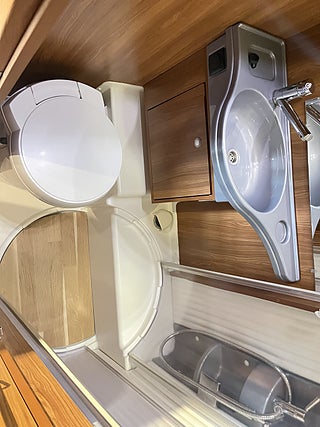 Husbil-integrerad Dethleffs ESPRIT I 6810 20 av 26