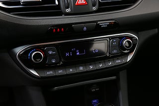 Halvkombi Hyundai i30 21 av 27