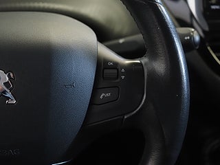 Halvkombi Peugeot 2008 22 av 24
