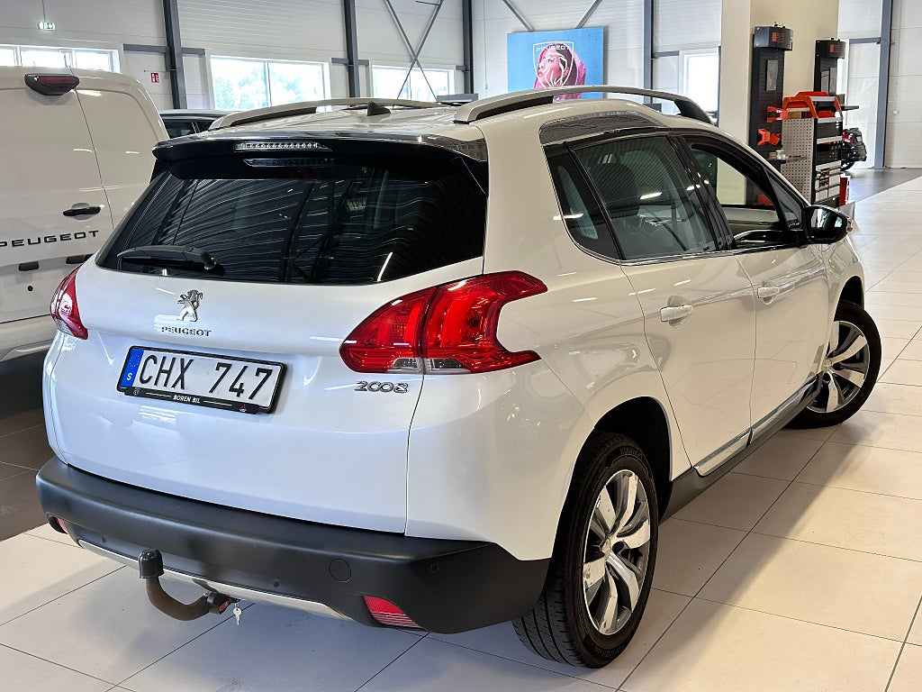 Peugeot 2008 Allure 1.2 VTi Panorama, dragkrok thumbnail