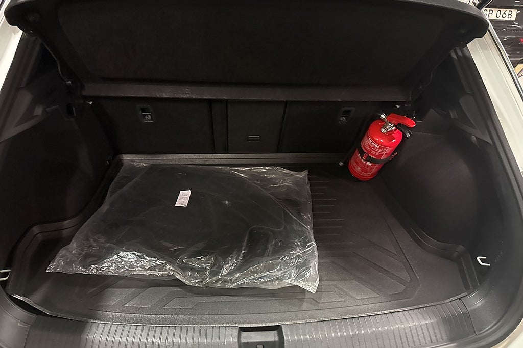 Volkswagen T-Roc 2.0 TDI DPF SCR 4Motion R-Line Sov Hjul MOMSBIL miniatyr 14