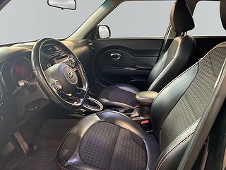 Kia Soul 1.6 GDI DCT Värmare Pano Navi Psens Kamera S&Vdäck