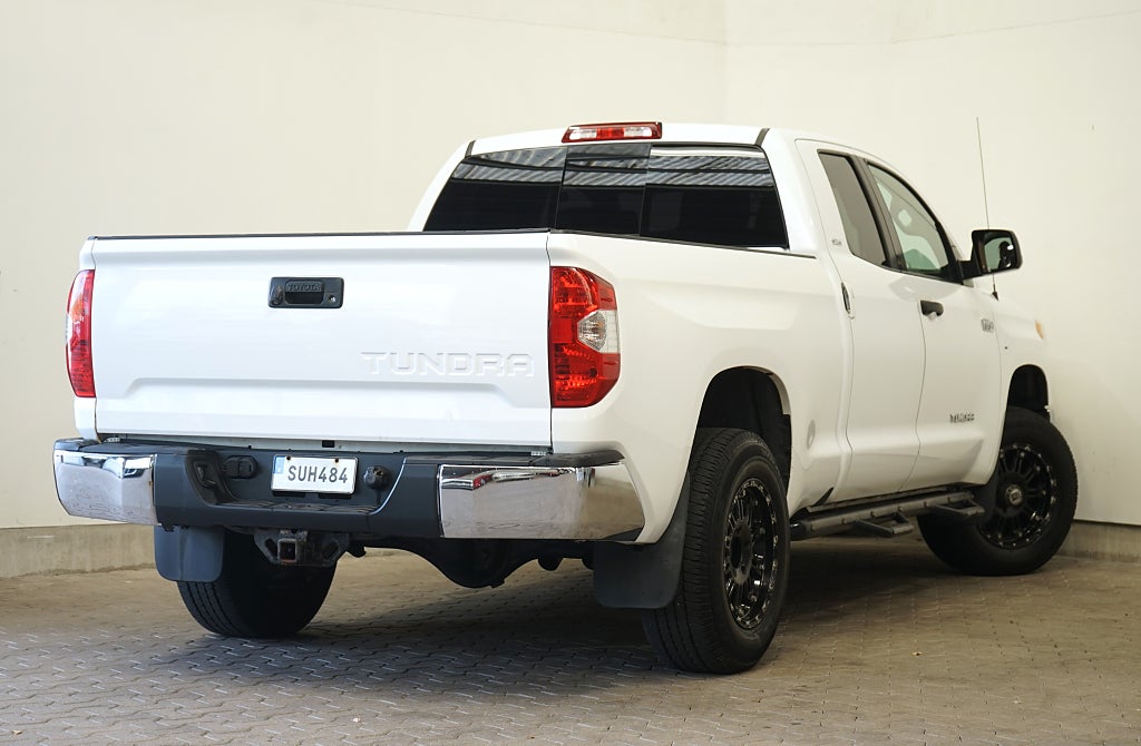 Toyota Tundra 5.7 V8 SR5 Automat B-kamera Långa flaket 386hk