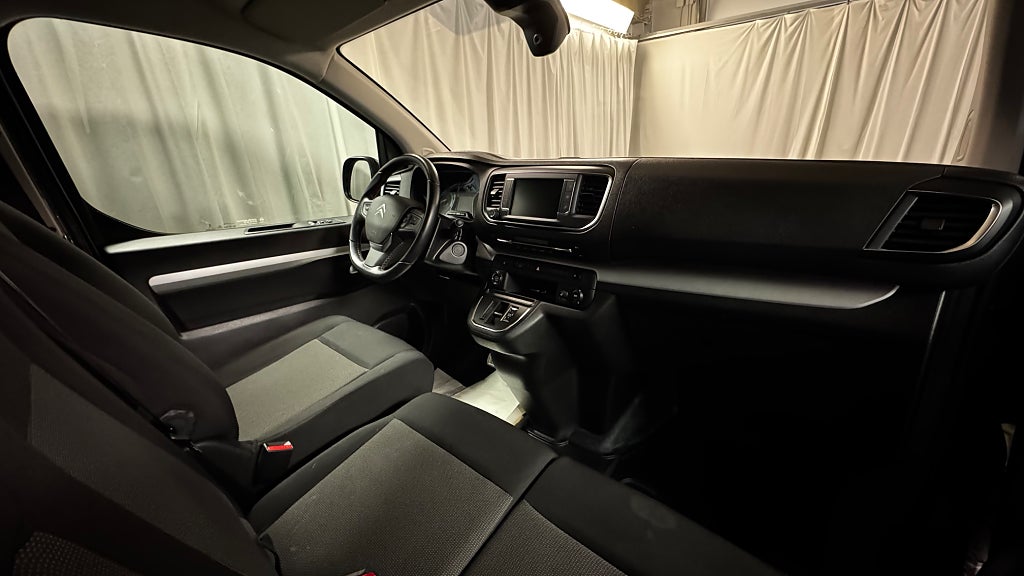 Citroën E-JUMPY L2 75kwh DEMO Backkamera Navi Dragkrok bild 24
