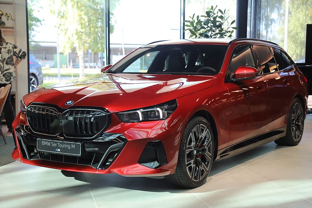 BMW i5 - M Sport Business / MSport Pro / DAP