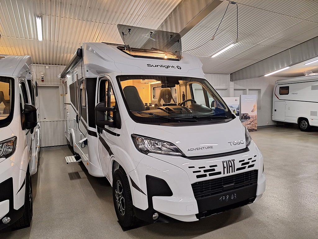 Sunlight T 68 C Adventure Långbädd, Automat, Solcell