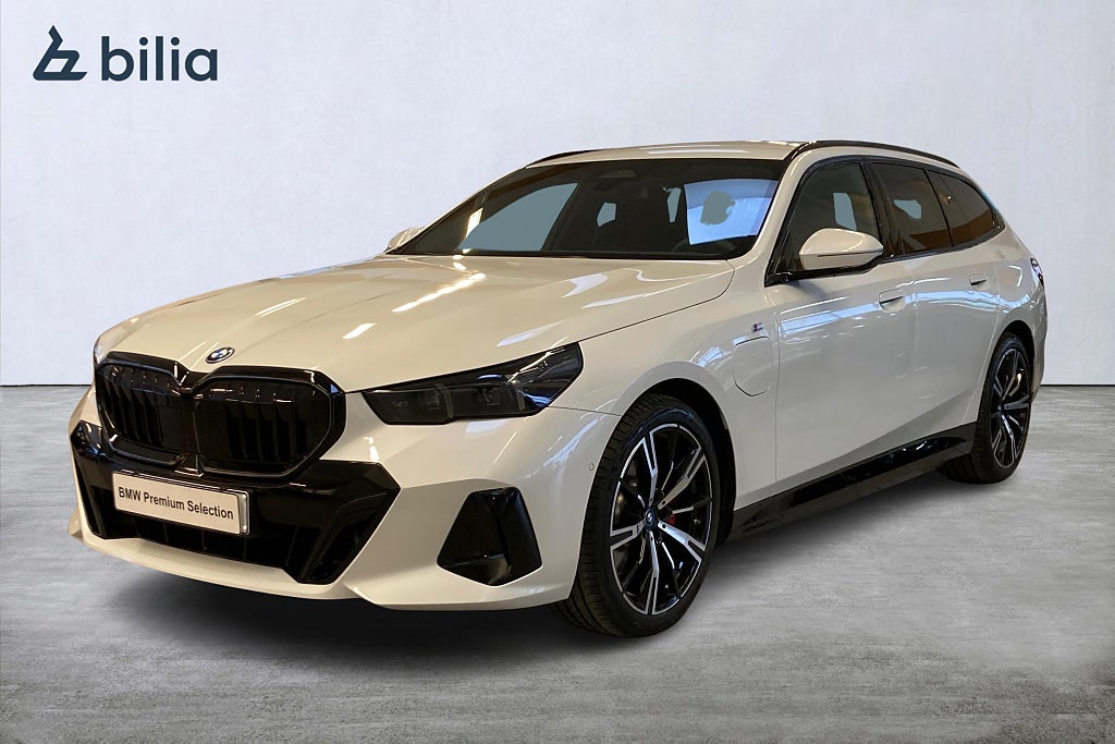 BMW 530e xDrive Touring M SPORT PRO B&W 360 Kamera Aktiv Fart. Drag