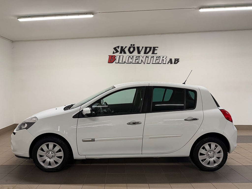 Renault Clio 1.2 5-dörrars/Nyservad/Kamrem bytt/M-Värmare/668kr Årss