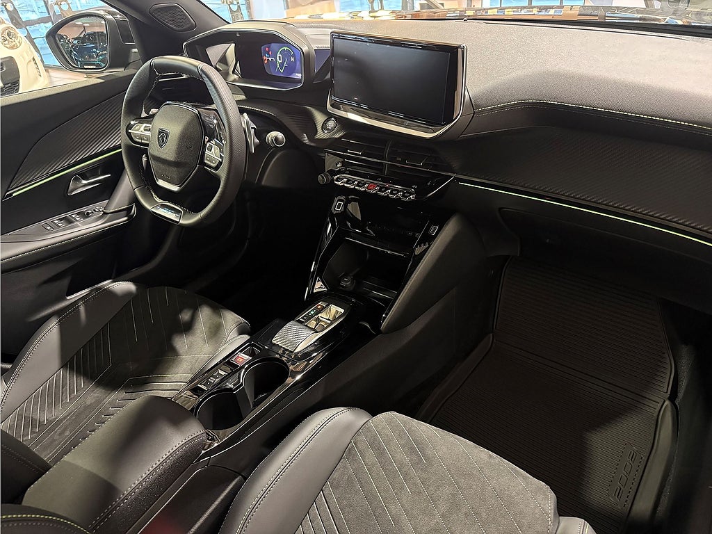 Bild på Peugeot 2008 GT PureTech 130hk Aut - OMGÅENDE LEVERANS!