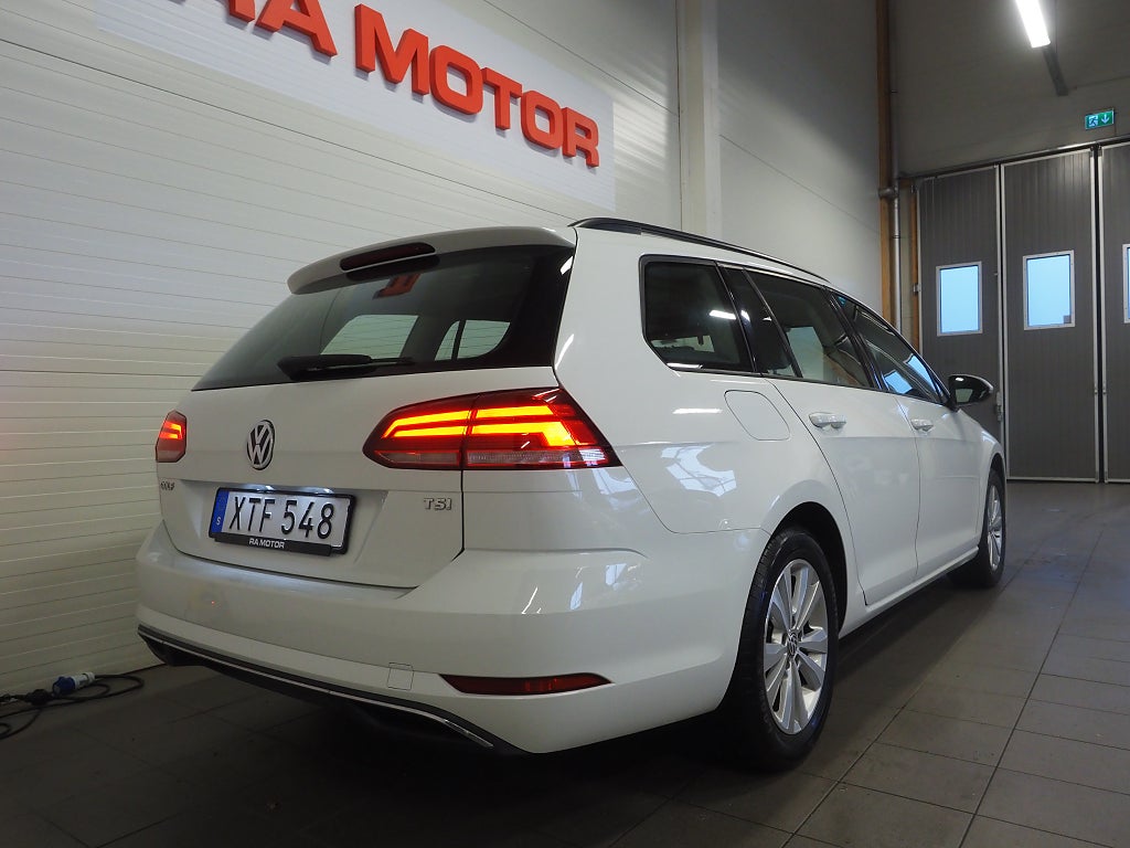 Volkswagen Golf Sportscombi 1.0 TSI 110hk |Panorama|Drag|Backkamera| 2018