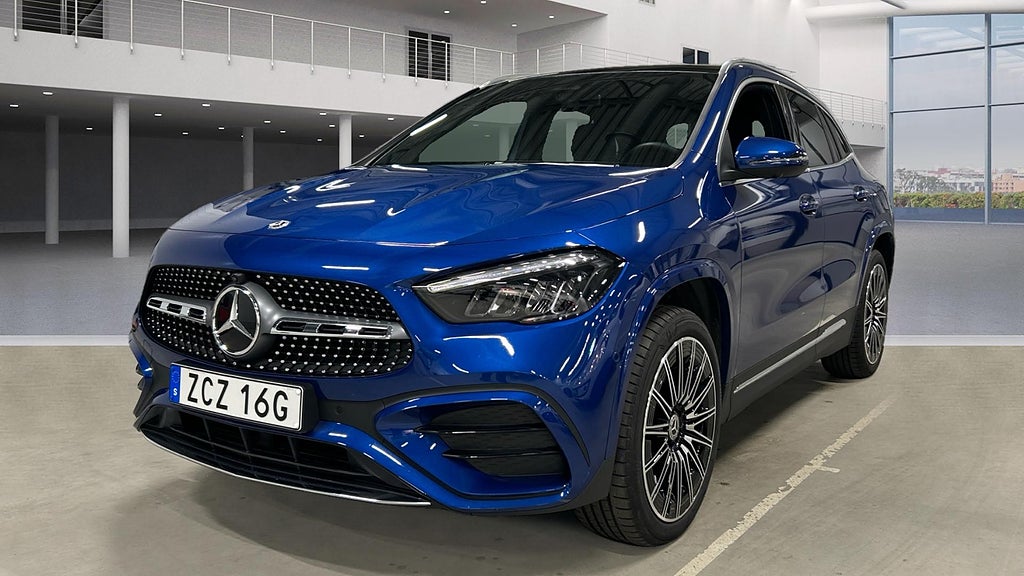 Mercedes-Benz GLA 250 e. AMG-Line. Panorama. Panelbelysning. Backkamera. 360