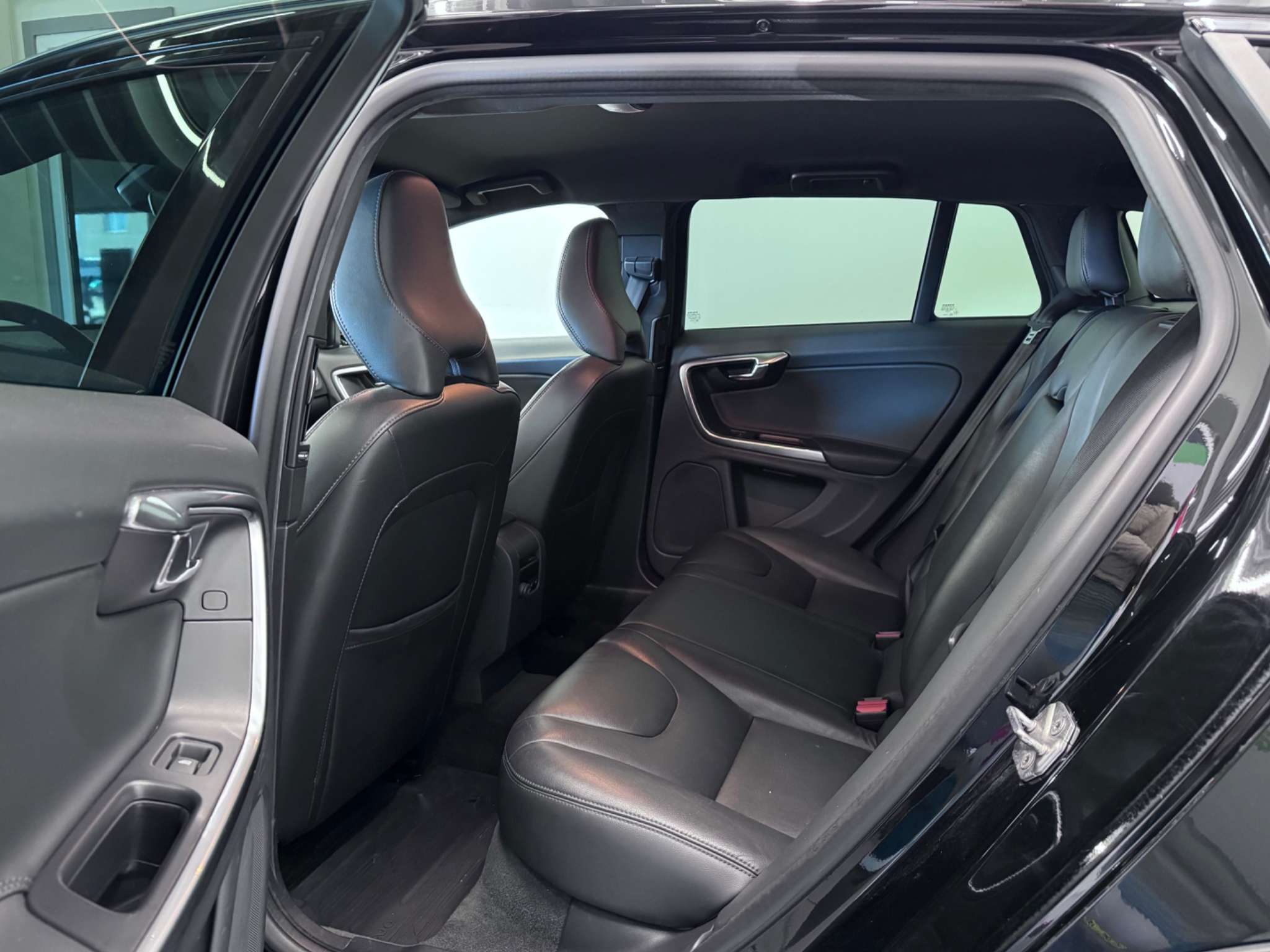 Volvo V60 Cross Country 2017, bild 6/47