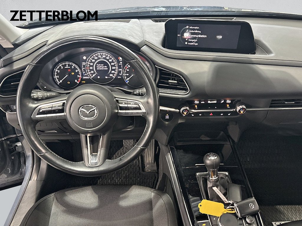 SUV Mazda CX-30 9 av 16