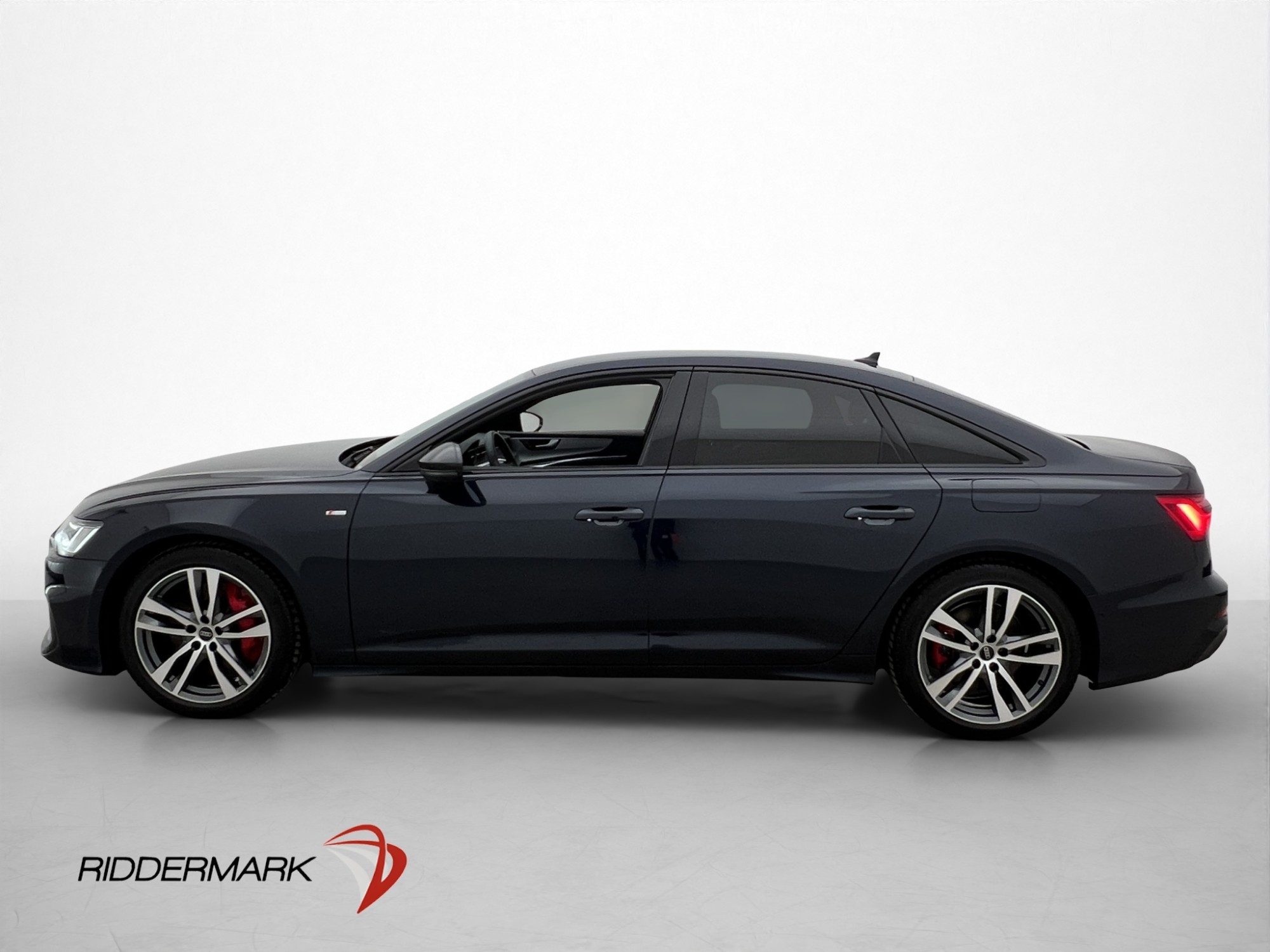 Audi A6 Sedan 55 TFSI e Q S-Line Cockpit 2023, bild 5/56