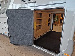 Husbil-halvintegrerad Adria CORAL 670 DL 12 av 36