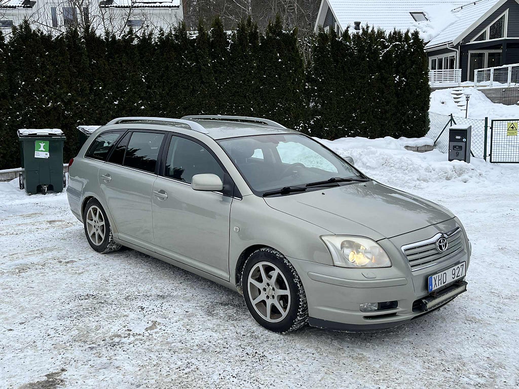 Toyota Avensis Kombi 1.8 VVT-i Manuell, nybesiktigad, 129 hk – 2005