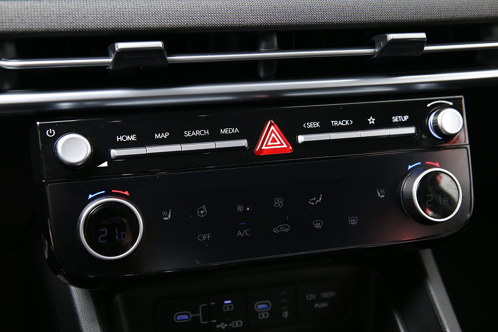 Hyundai Tucson 1.6T MHEV Essential Automat - Vinterhjul & service ingår 2025