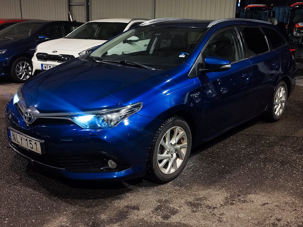 Toyota Auris Touring Sports 1.8 Hybrid 136hk e-CVT