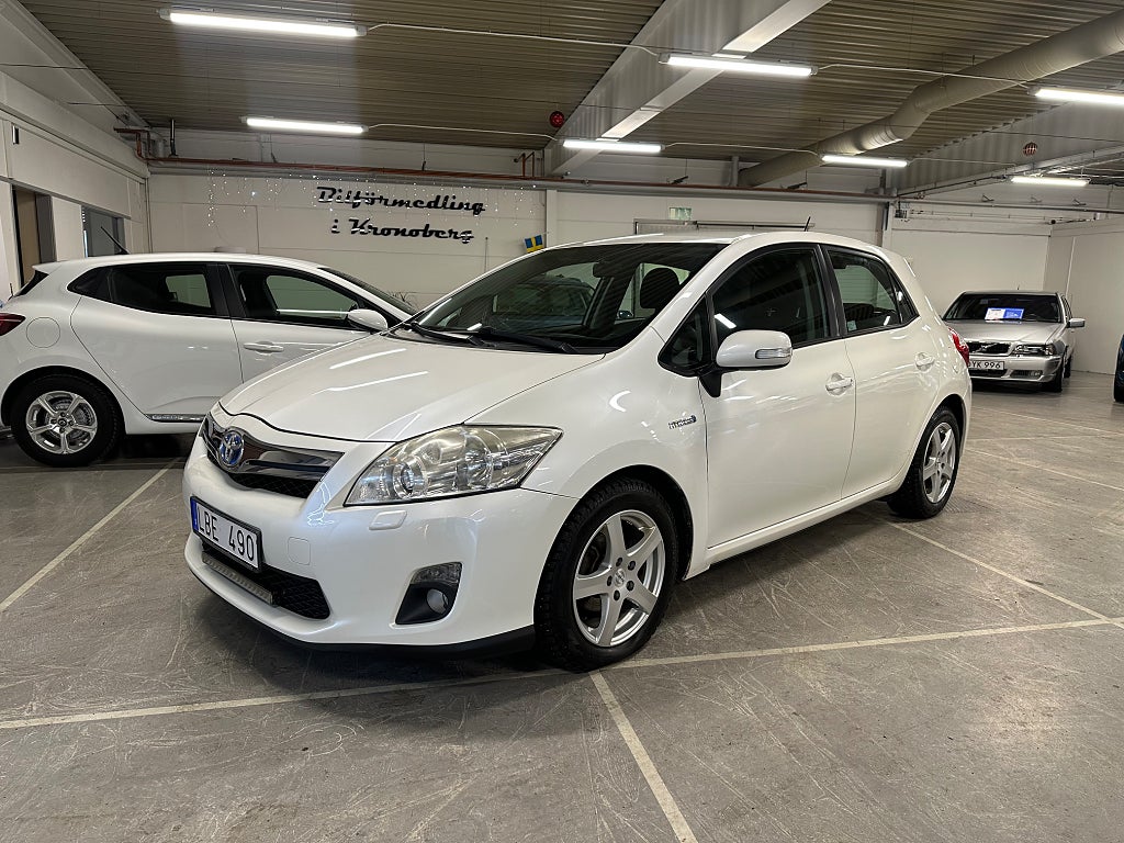 Toyota Auris Hybrid e-CVT HSD Plus Nybesiktigad Lågskatt