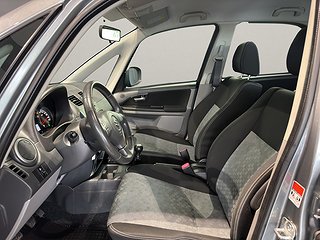 Halvkombi Suzuki SX4 9 av 14