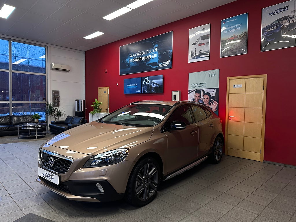 Volvo V40 Cross Country D4 Summum Backkamera Drag 989kr/MÅN*