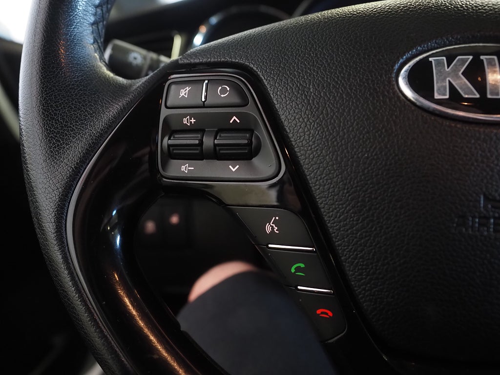 Kia Ceed cee'd 1.6 CRDi EX Comfort Motorvärmare P-Sensorer 2015