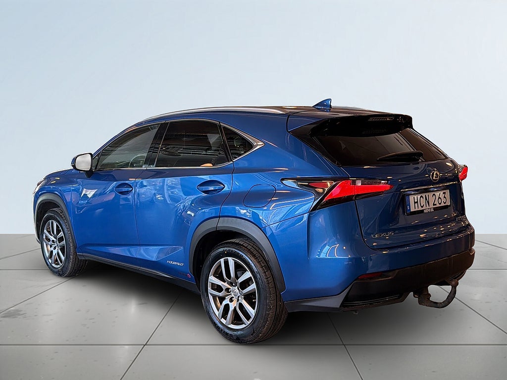 Lexus NX 300h AWD 2.5 AWD Aut Business Line Skinn/Adap.Fhål/Drag