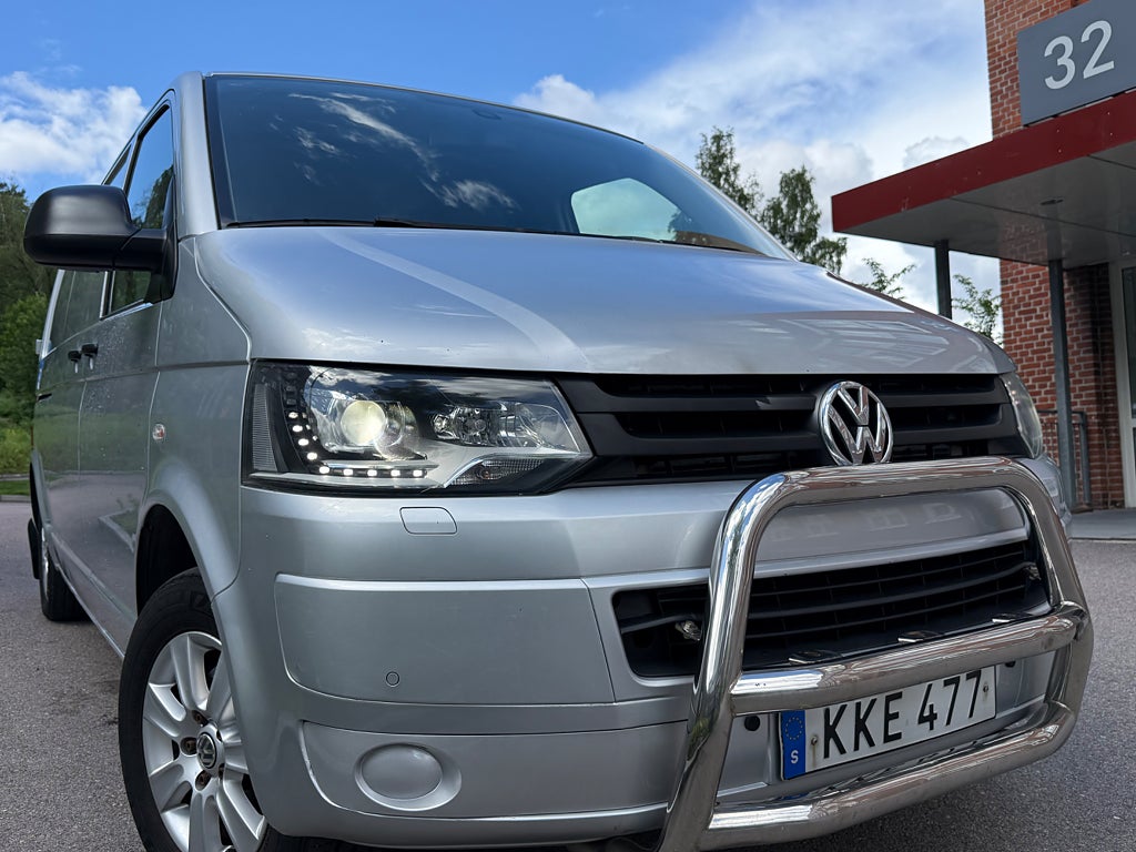 Volkswagen Transporter T30 2.0 TDI 140HK Drag Värm Bi-Xenon Nybesiktigad 