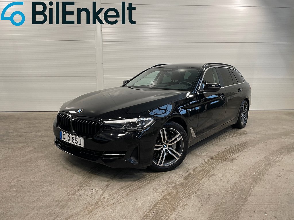 BMW 530e Touring LCI Cockpit Drag B-Kamera Se Utr 2021 292hk