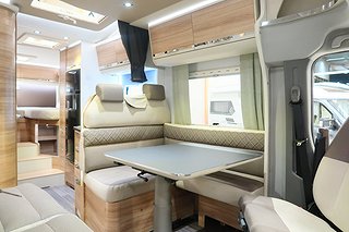 Husbil-halvintegrerad Adria Matrix Supreme 687 SL 15 av 35
